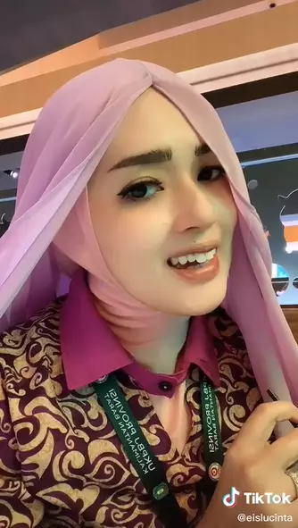 Viral PNS cantik dengan model hijab unik TikTok Viral PNS cantik dengan model hijab unik TikTok