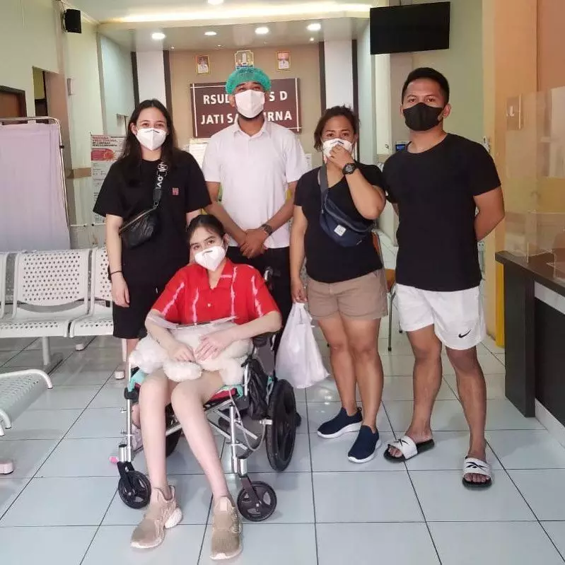 Potret kenangan Laura Anna bareng keluarga Instagram