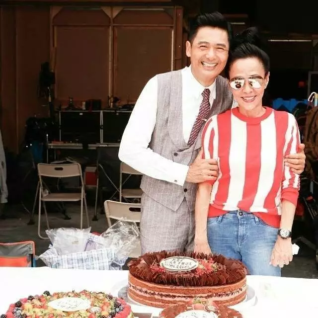 kebersamaan raja film Mandarin dan pasangan © berbagai sumber kebersamaan raja film Mandarin dan pasangan © berbagai sumber