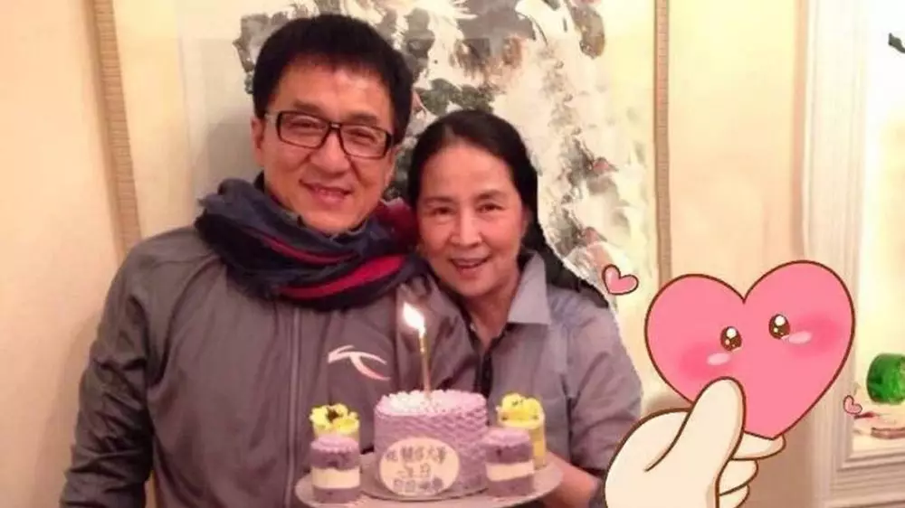 kebersamaan raja film Mandarin dan pasangan © berbagai sumber kebersamaan raja film Mandarin dan pasangan © berbagai sumber