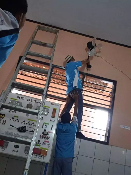 momen kerja sama malah ribet sendiri © 2021 instagram.com