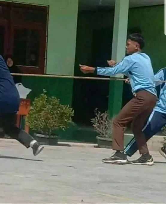 momen kerja sama malah ribet sendiri © 2021 instagram.com