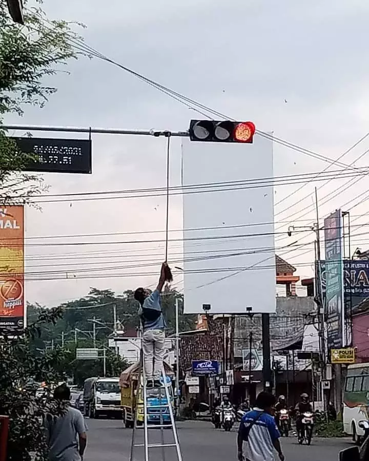 momen kerja sama malah ribet sendiri © 2021 instagram.com