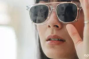 Bukan cuma bikin kece, kacamata hitam punya 4 manfaat bagi kesehatan