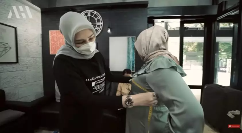 Momen persiapan Aurel jelang 7 bulanan © YouTube