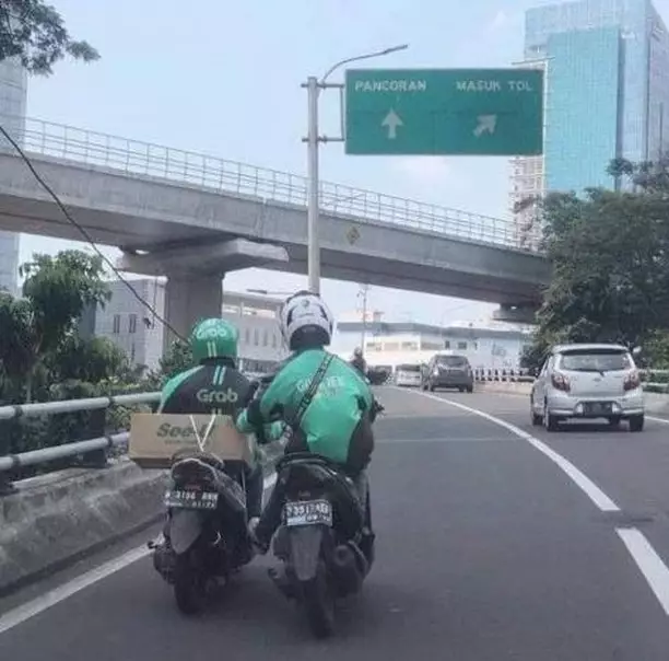 driver ojek online ada-ada aja © 2021 instagram.com