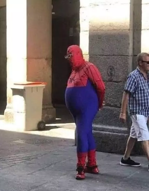 orang pakai kostum spiderman © 2021 berbagai sumber