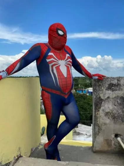 orang pakai kostum spiderman © 2021 berbagai sumber