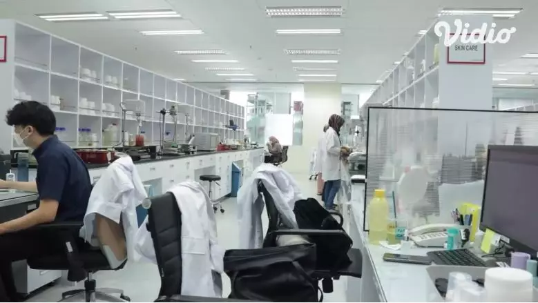 kantor kosmetik lesty kejora © vidio.com