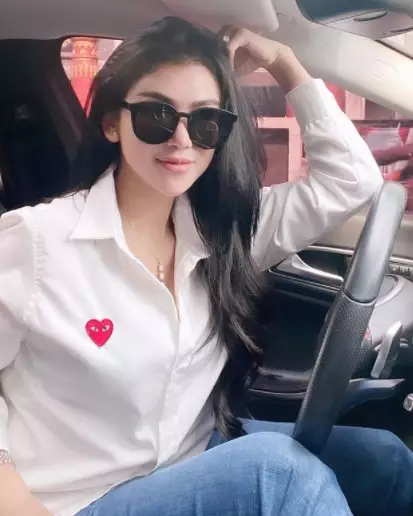 Potret transformasi Bebizie jadi Vanessa Angel © 2021 Instagram Potret transformasi Bebizie jadi Vanessa Angel © 2021 Instagram