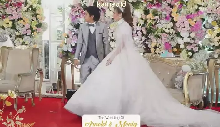 pernikahan Arnold Leonard © 2021 brilio.net