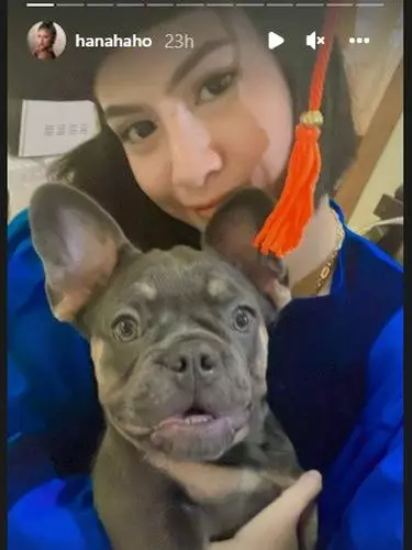 Hana Saraswati wisuda Instagram