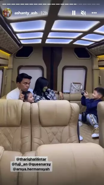 Thariq Halilintar ke bandara diantar Fuji © berbagai sumber Thariq Halilintar ke bandara diantar Fuji © berbagai sumber