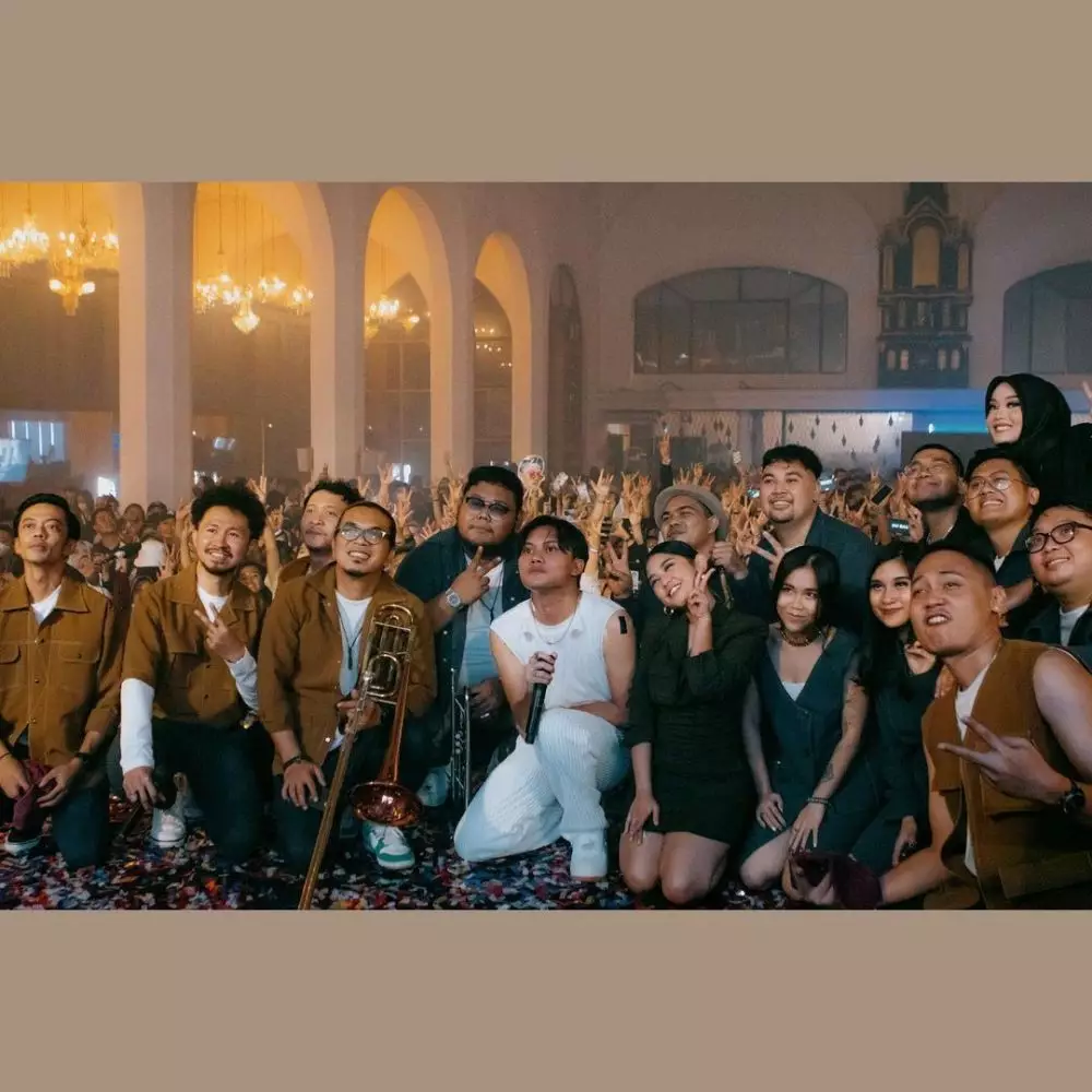 Putri Delina nyanyi di konser Rizky Febian © 2021 Instagram Putri Delina nyanyi di konser Rizky Febian © 2021 Instagram