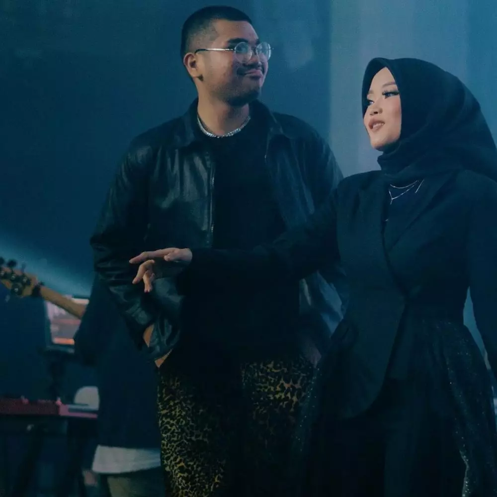 Putri Delina nyanyi di konser Rizky Febian © 2021 Instagram Putri Delina nyanyi di konser Rizky Febian © 2021 Instagram