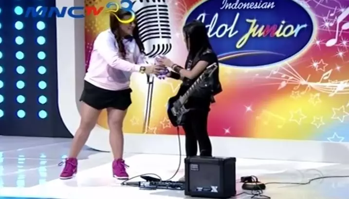 mayang adik vanessa di audisi indonesian idol junior © dailymotion.com