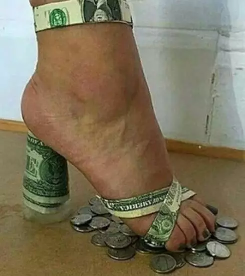 kreasi alas kaki yang nyeleneh pol © 2021 berbagai sumber kreasi alas kaki yang nyeleneh pol © 2021 berbagai sumber