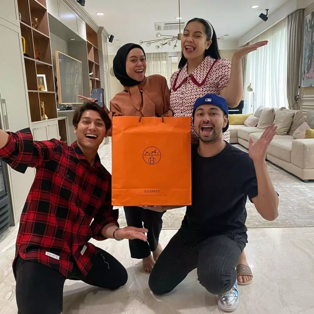 Potret kedekatan Lesty dan Nagita © berbagai sumber