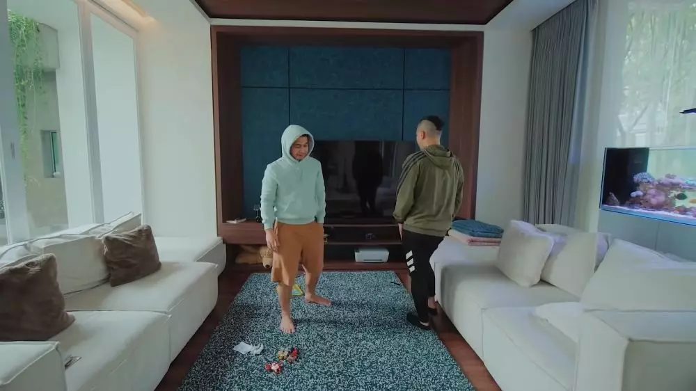 rumah baru ernest prakasa © 2021 YouTube