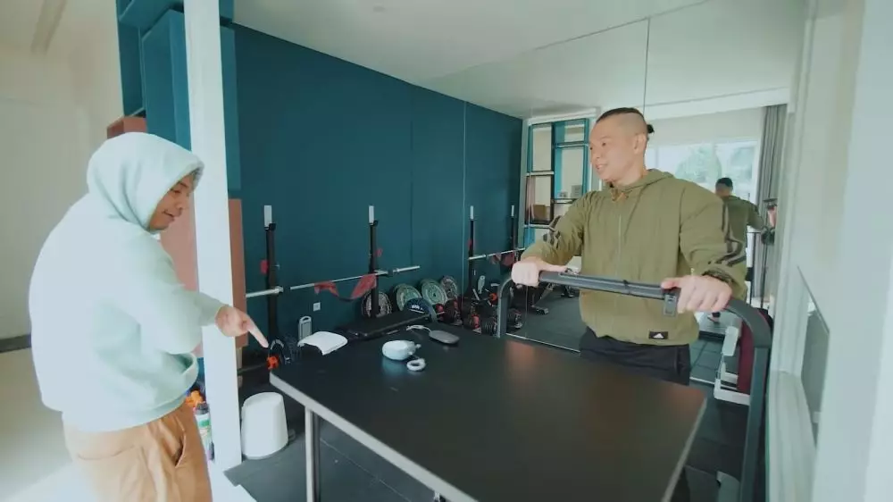 rumah baru ernest prakasa © 2021 YouTube