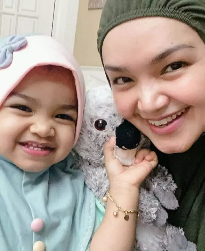 Kisah perjuangan seleb dikaruniai anak usai belasan tahun menikah Berbagai sumber 