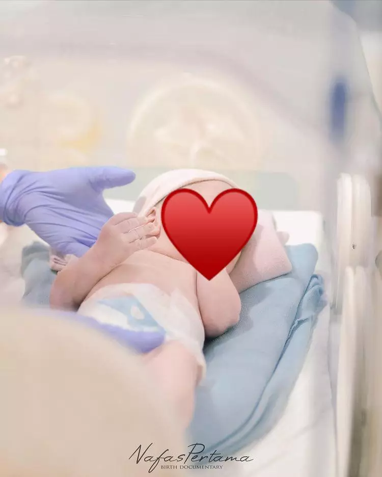  Perjalanan Fairuz melahirkan anak ke-3 Berbagai sumber 