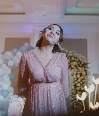 Outfit Amanda Manopo jadi bumil © berbagai sumber Outfit Amanda Manopo jadi bumil © berbagai sumber