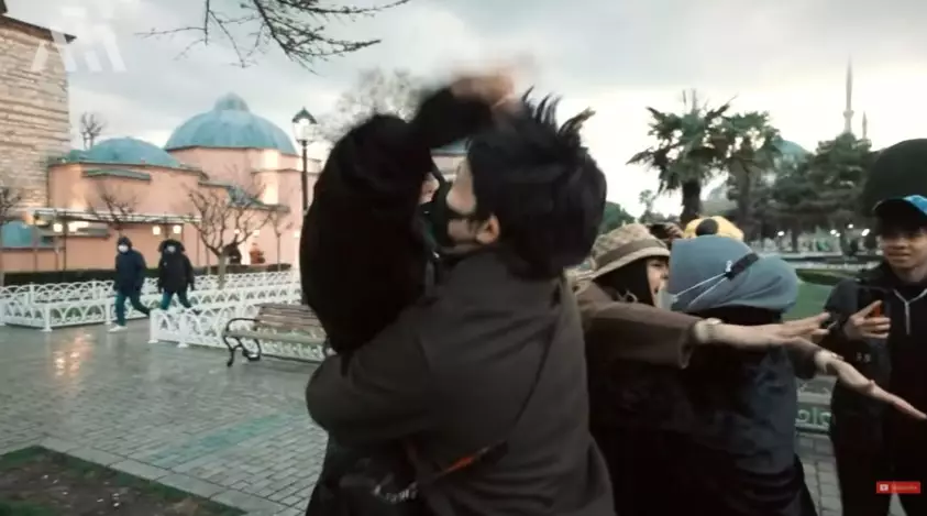 Momen Aurel bertemu keluarga Halilintar © berbagai sumber Momen Aurel bertemu keluarga Halilintar © berbagai sumber