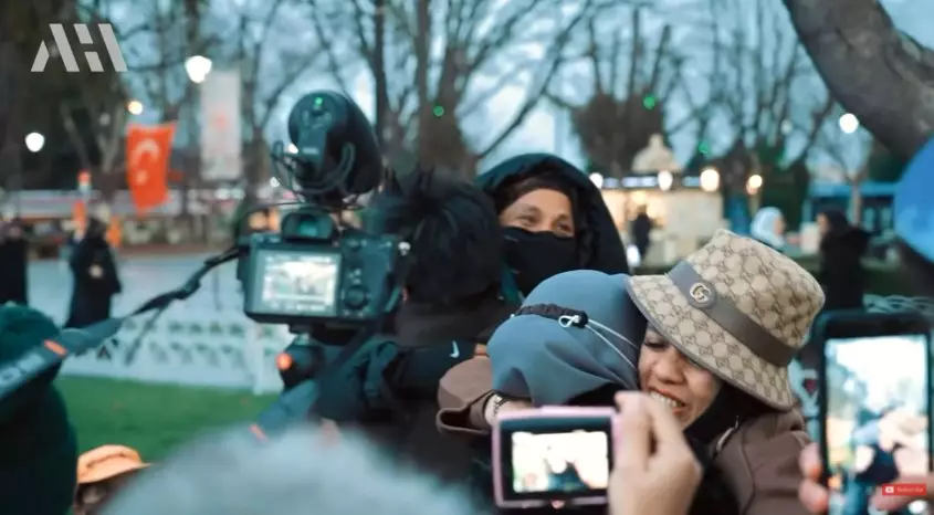 Momen Aurel bertemu keluarga Halilintar © berbagai sumber Momen Aurel bertemu keluarga Halilintar © berbagai sumber