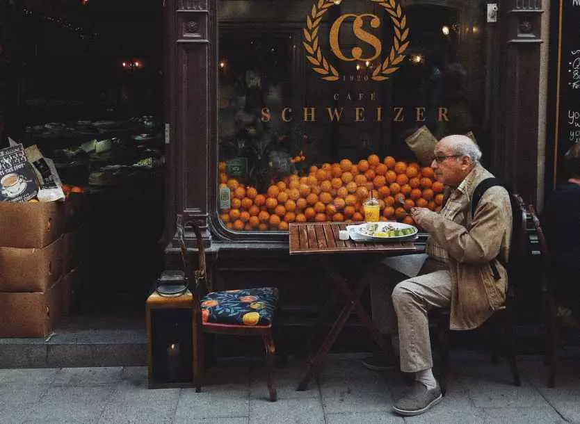 Arti mimpi makan © 2021 brilio.net Arti mimpi makan © 2021 brilio.net