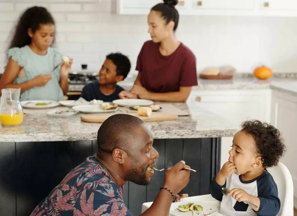 Arti mimpi makan © 2021 brilio.net Arti mimpi makan © 2021 brilio.net