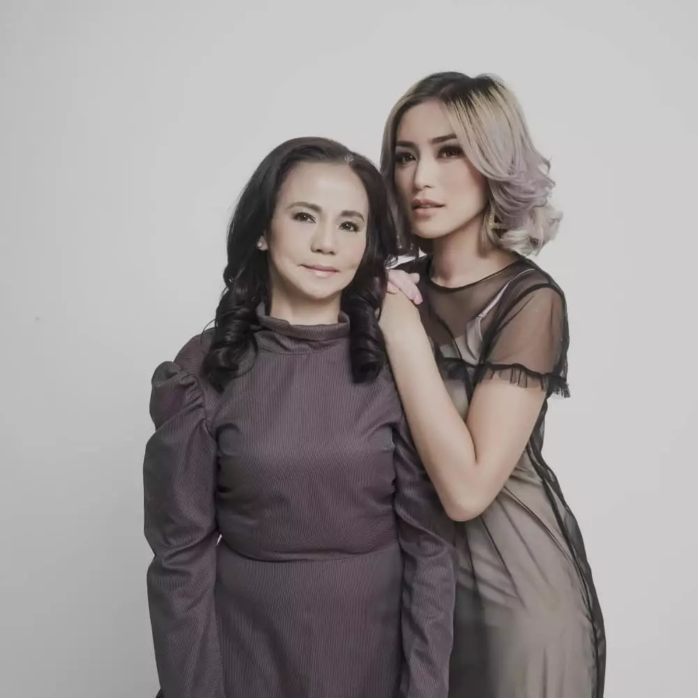 potret kedekatan Jedar dan ibunda © Instagram