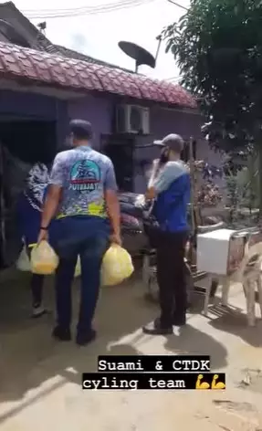 Siti Nurhaliza salurkan bantuan banjir Malaysia © Instagram