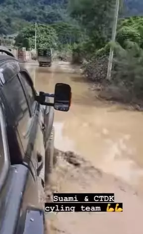 Siti Nurhaliza salurkan bantuan banjir Malaysia © Instagram