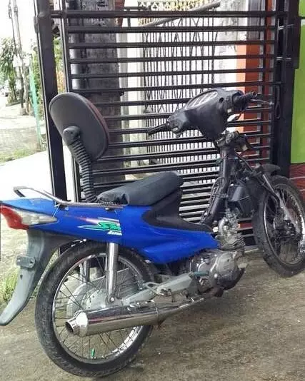potret lucu sepeda motor kelihatan di parkiran © 2021 instagram.com