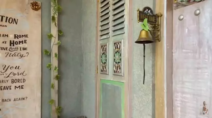 penampakan rumah ade rai di bandung © YouTube