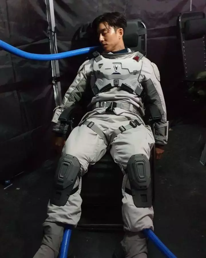 Gong Yoo di The Silent Sea berbagai sumber