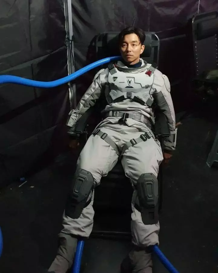 Gong Yoo di The Silent Sea berbagai sumber