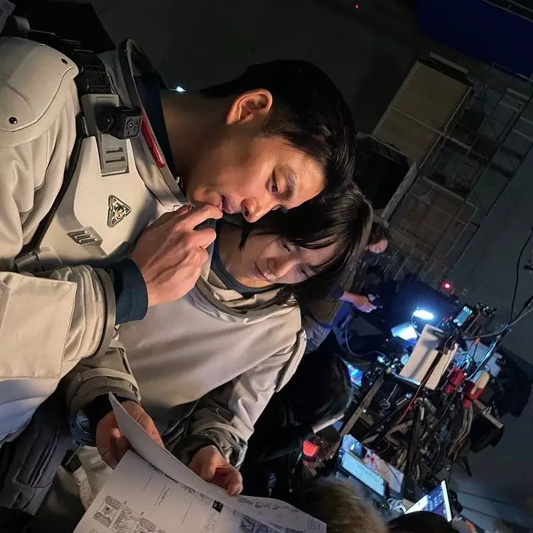 Gong Yoo di The Silent Sea berbagai sumber