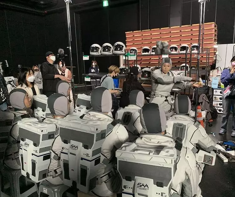 Gong Yoo di The Silent Sea berbagai sumber