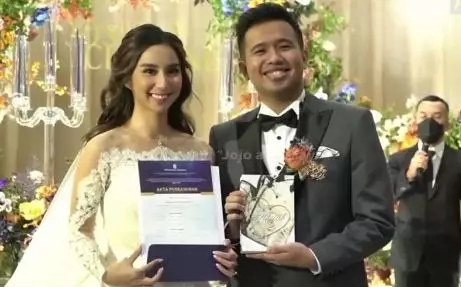 detail makeup Clairine Christabel di pernikahan © berbagai sumber