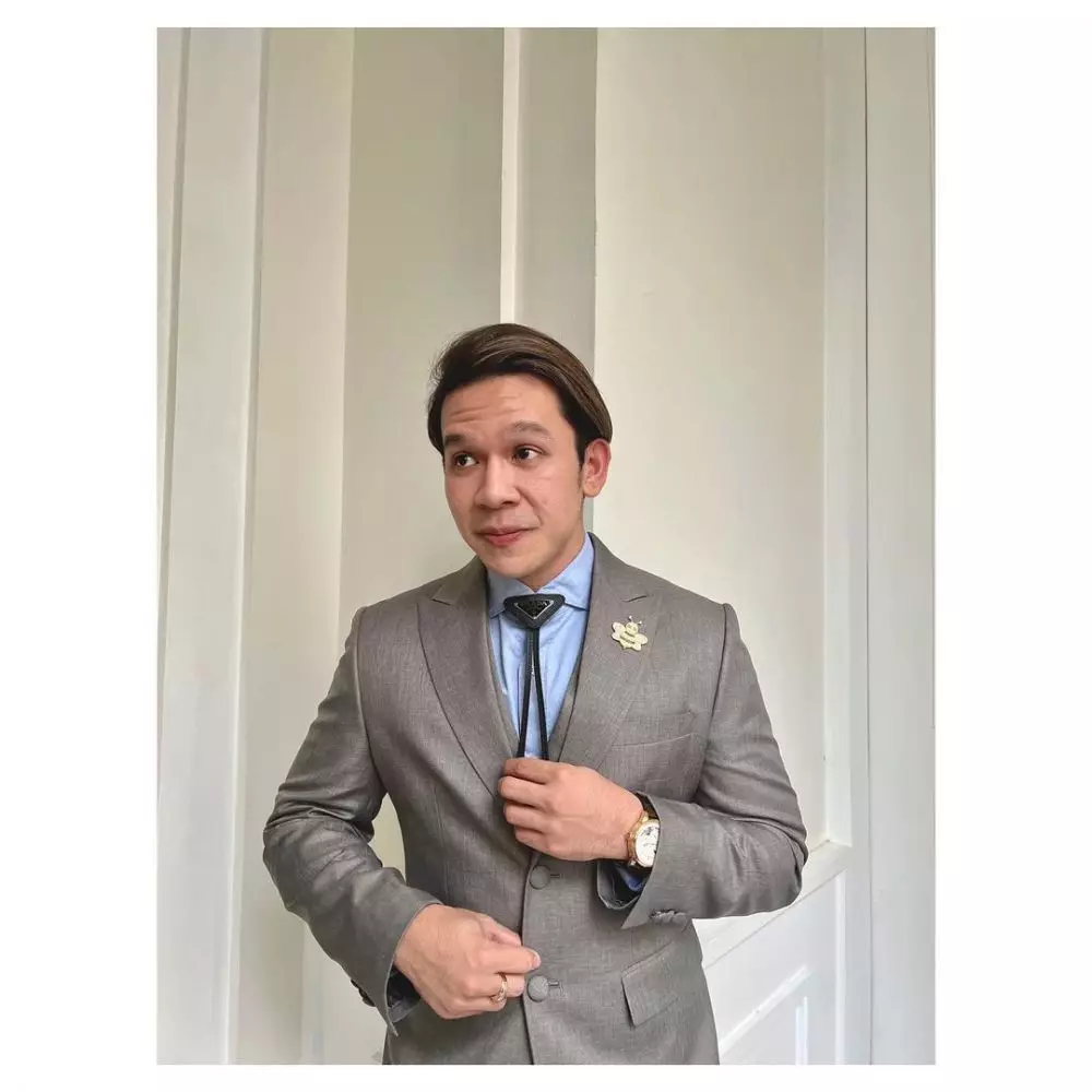 Gaya seleb di pernikahan Joshua Suherman © 2021 brilio.net Gaya seleb di pernikahan Joshua Suherman © 2021 brilio.net