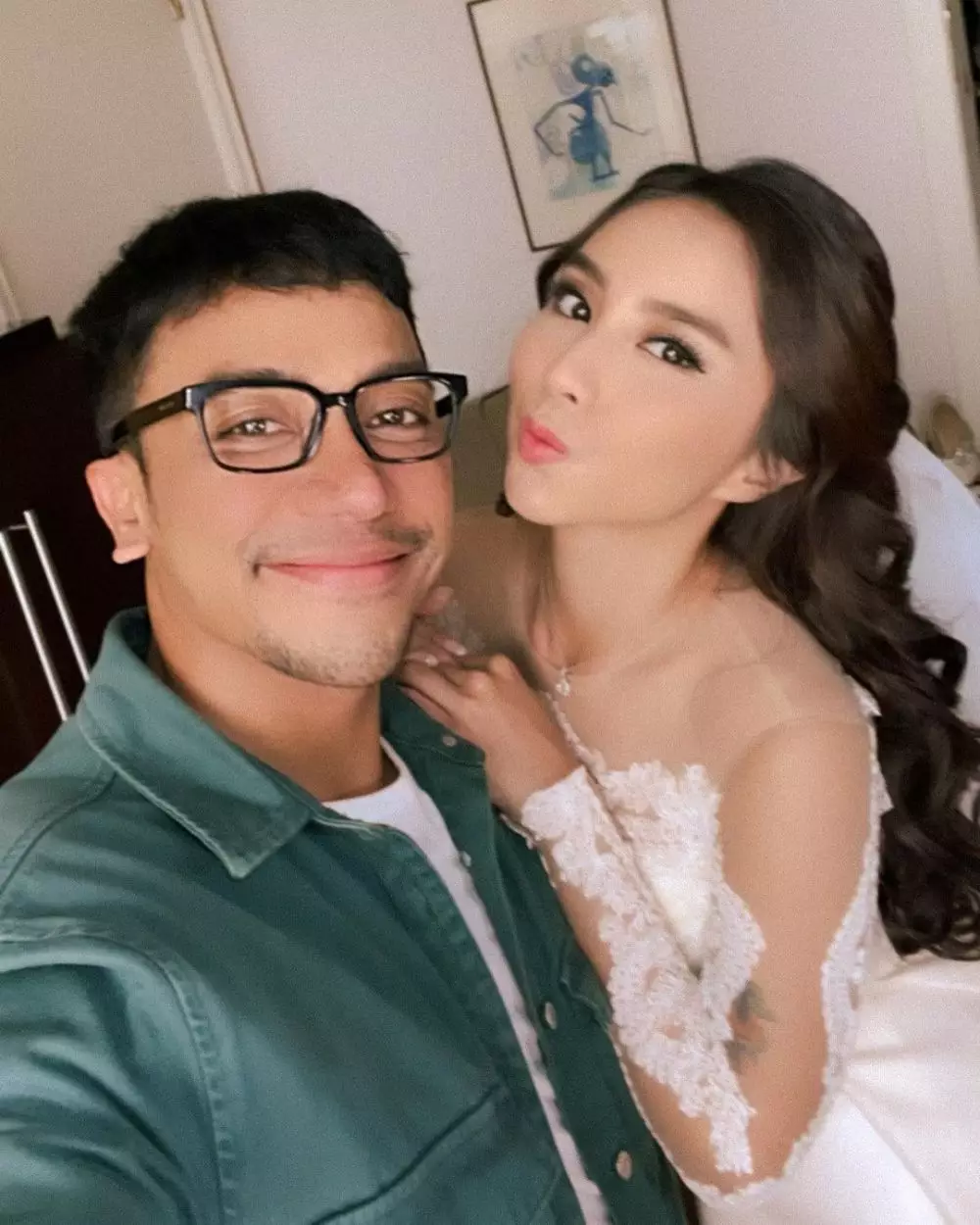 Gaya seleb di pernikahan Joshua Suherman © 2021 brilio.net Gaya seleb di pernikahan Joshua Suherman © 2021 brilio.net