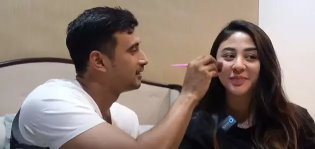 Momen Ali Syakieb dandani Margin Wieheerm © 2021 YouTube