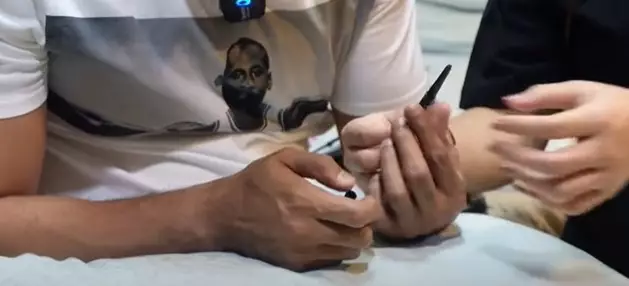 Momen Ali Syakieb dandani Margin Wieheerm © 2021 YouTube