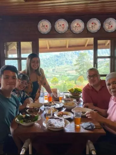 Nirina Zubir dan ayah © 2021 brilio.net Instagram Nirina Zubir dan ayah © 2021 brilio.net Instagram