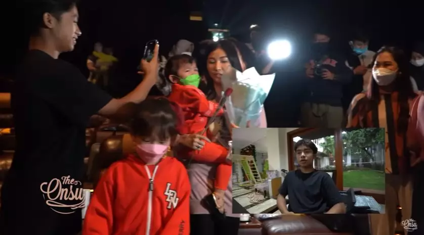 Momen Sarwendah sewa satu bioskop © YouTube