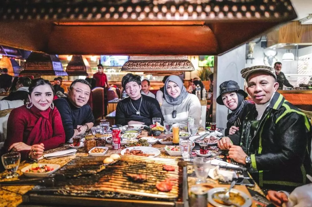 Momen Anang dan Ashanty ketemu besan © berbagai sumber