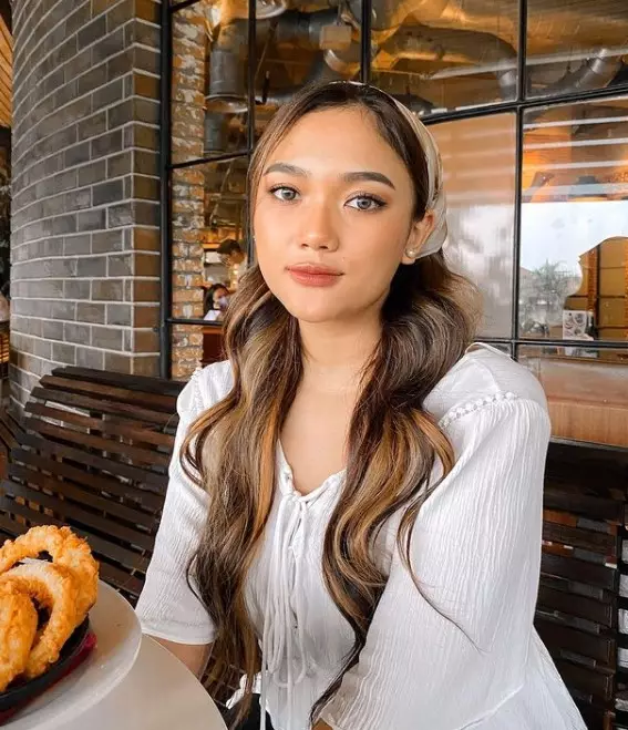 penyanyi beri bantuan korban bencana alam © berbagai sumber penyanyi beri bantuan korban bencana alam © berbagai sumber