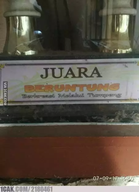 piala kejuaraan penampakannya aneh-aneh © 2021 berbagai sumber